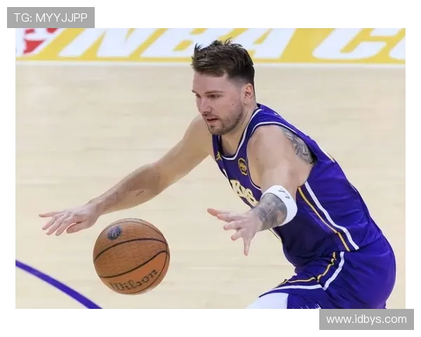 艾顿谈篮球哲学：得分与出手数不重要我信任东契奇詹姆斯和里夫斯的能力